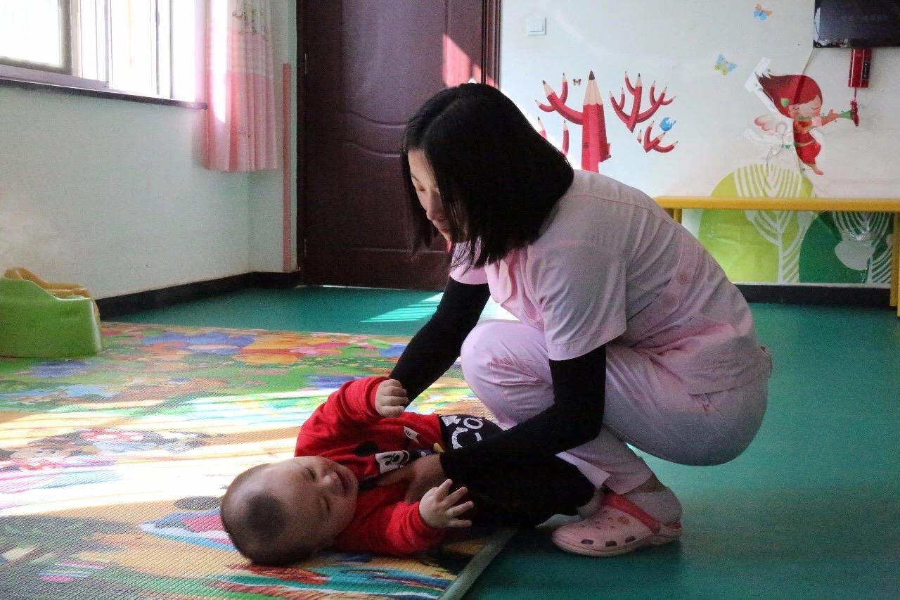 以愛之名，90后女孩重回福利院